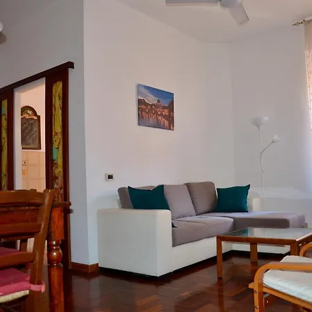 Daire Cornelia Holiday Flat