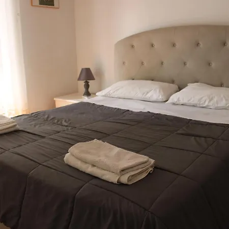Cornelia Holiday Flat Daire Roma