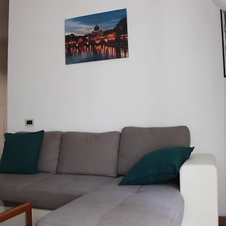 Daire Cornelia Holiday Flat *