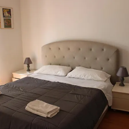 Cornelia Holiday Flat * Roma